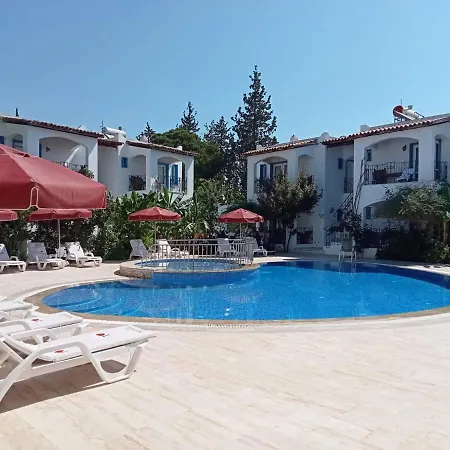 Nergis アパートホテル 4*