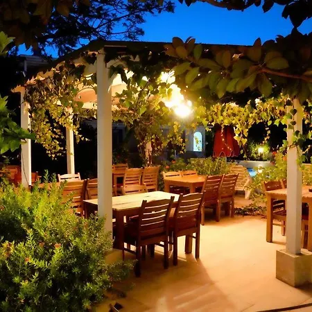 Villa Nergis Lägenhetshotell 4*