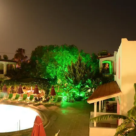 Aparthotel Nergis 4*